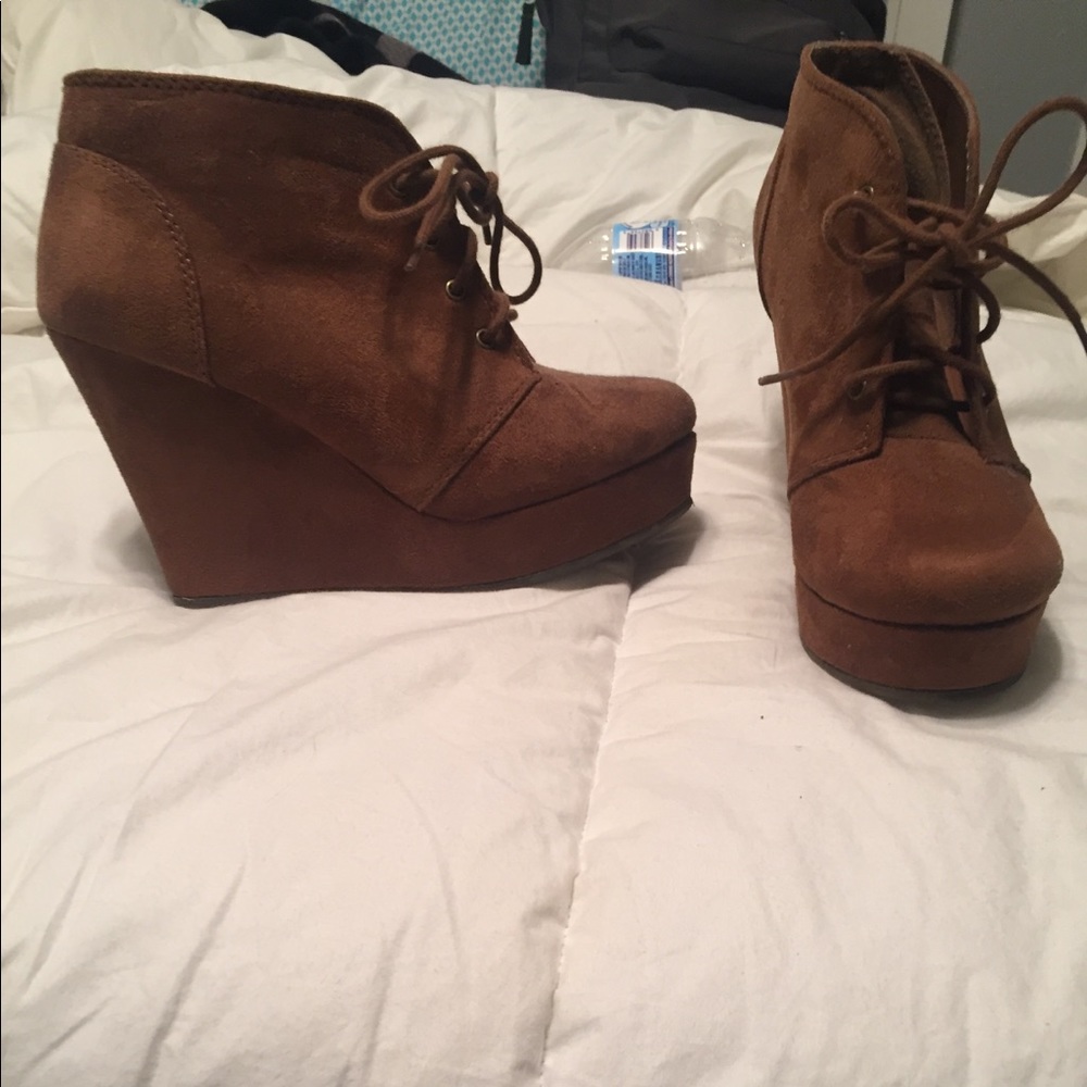 Size 9 shi booties